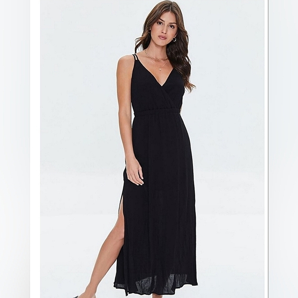 Forever 21 Black Pleated Maxi Dress with V-Neck and Slit